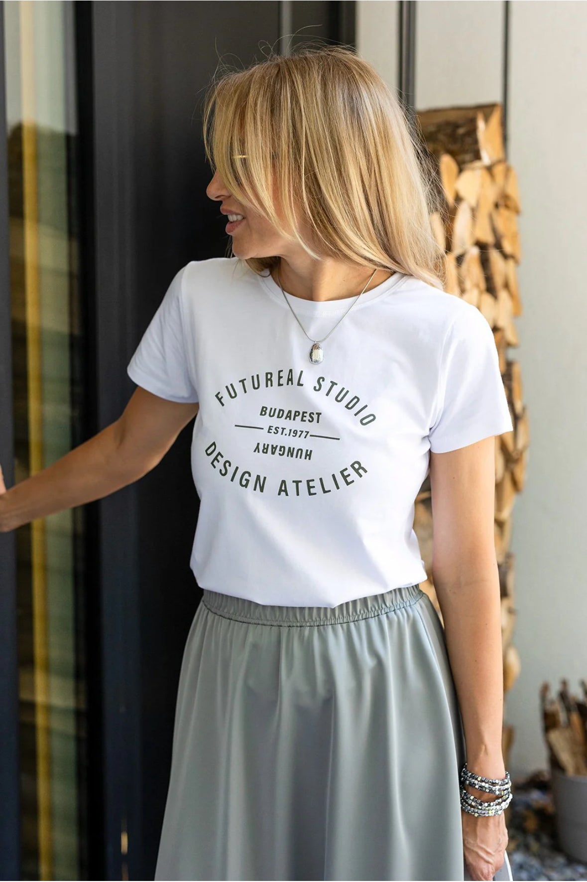 Premium woman T-shirt