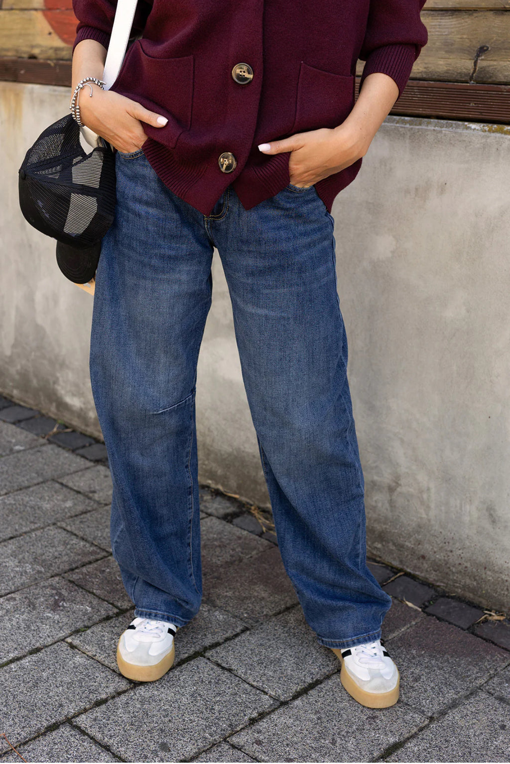 Woman relaxed fit jeans