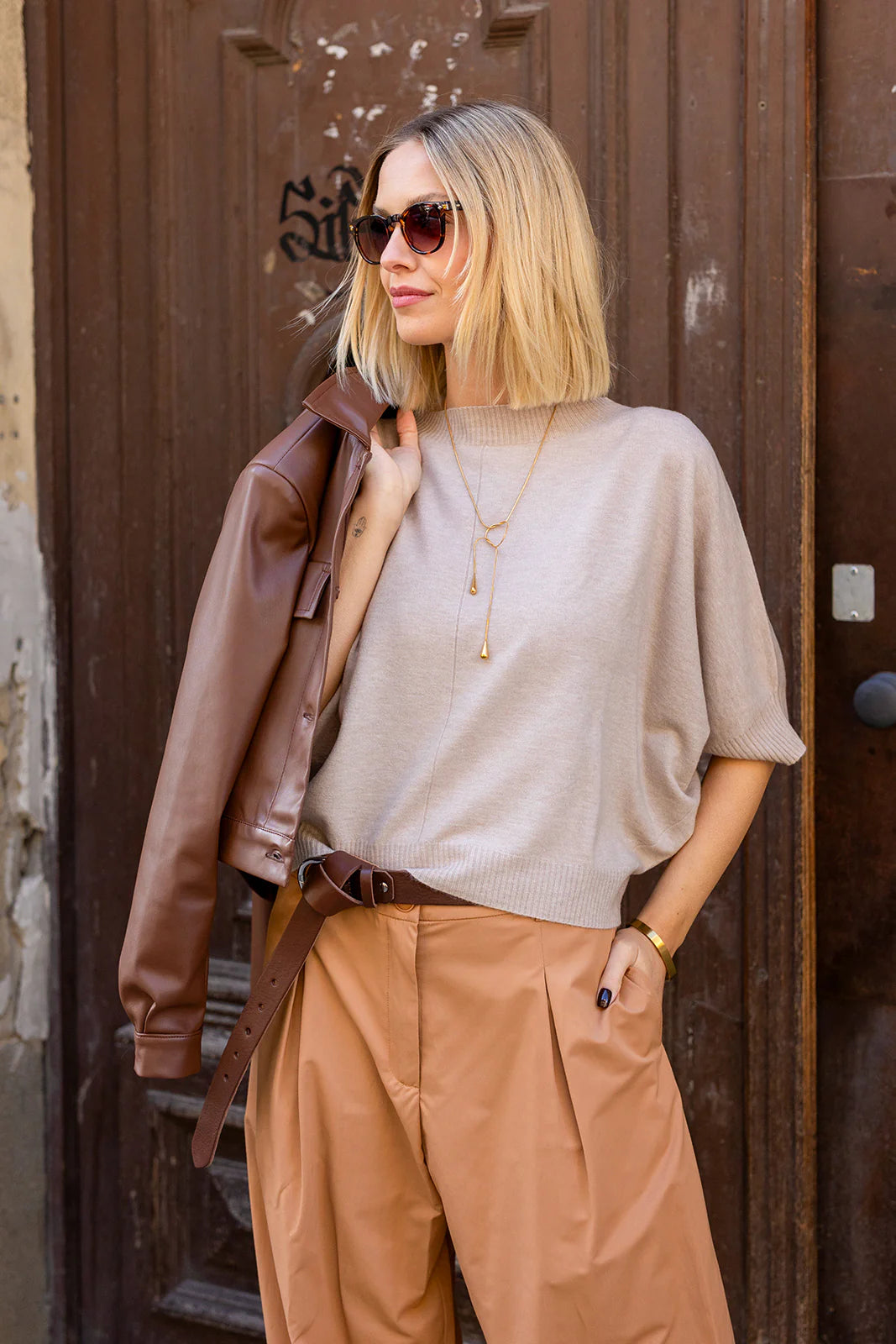 Short sleeve knit pullover