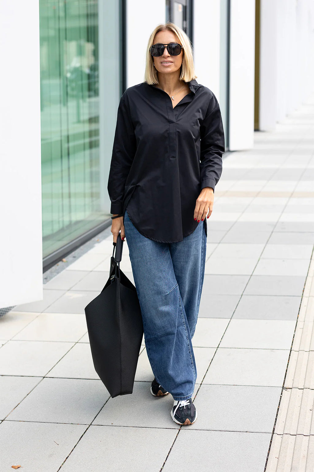 Woman relaxed fit jeans